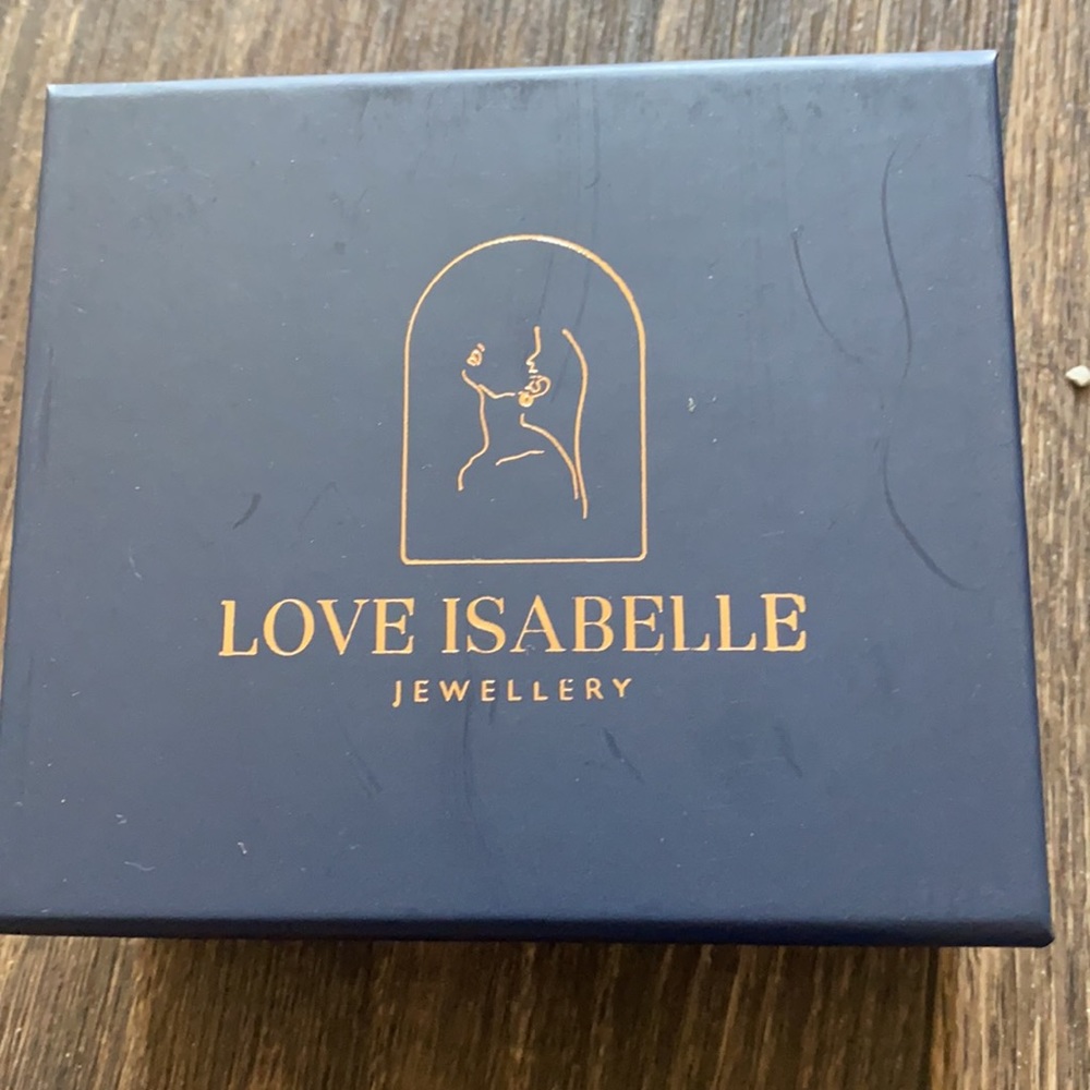 Love Isabelle Jewelry Set - Picture 3 of 4